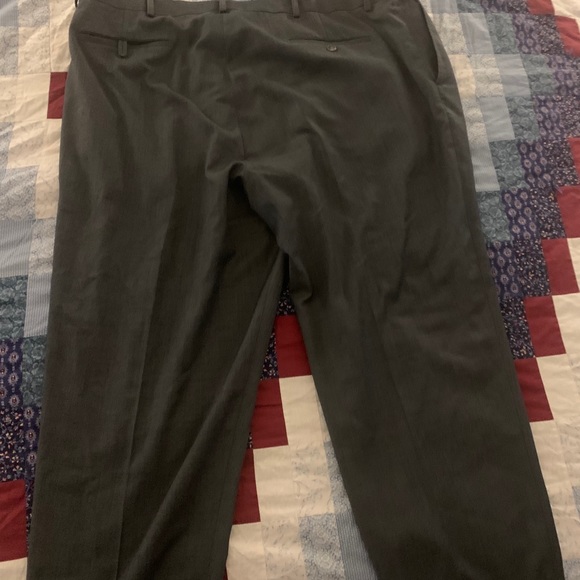 Roundtree&Yorke Dress Pants - Picture 2 of 3